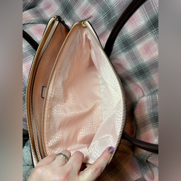 XL GUC Kate Spade handbag. Pink and Black. Perfect for spring. - Picture 9 of 9